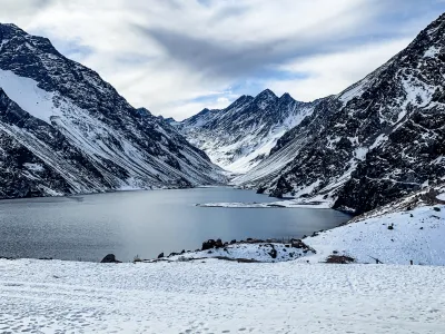 Portillo e Laguna del Inca